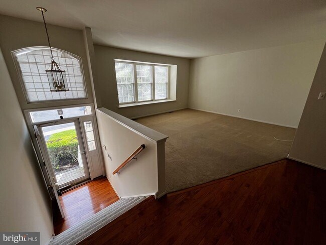 Building Photo - 244 S Azalea Ct
