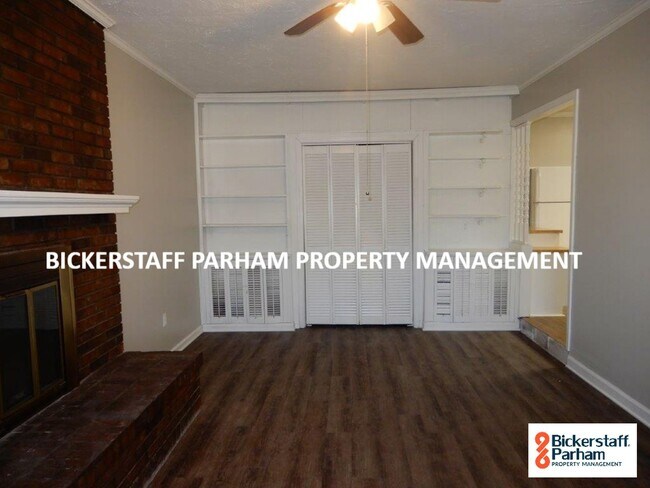 Building Photo - Brick Home Located Off Of Schatulga Rd! Wi...