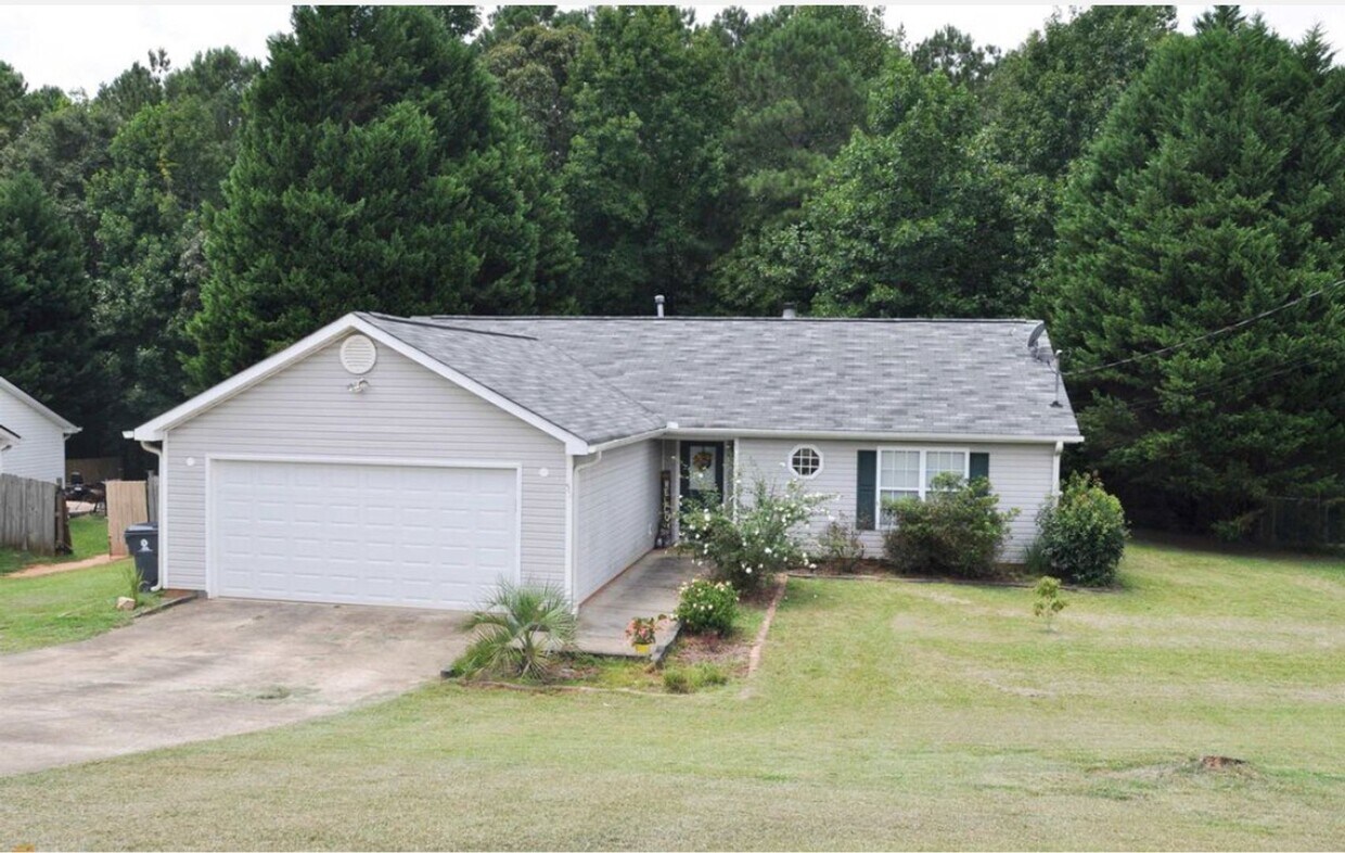 Building Photo - 55 Canterbury Dr