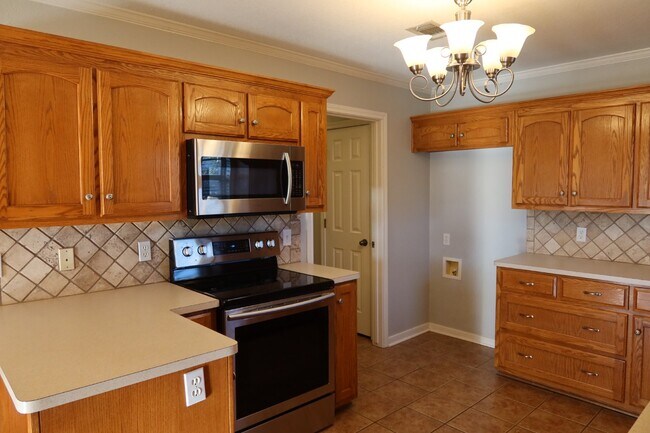 Foto del edificio - Charming 3-Bedroom Home with 2 Full Bathro...