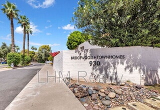 Building Photo - 930 S Dobson Rd