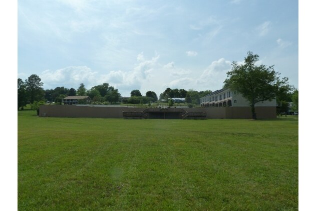  - 1235 New Lake Rd