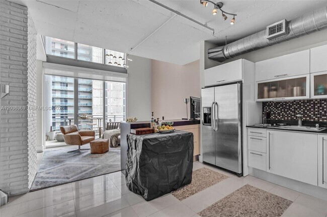 Foto del edificio - 690 SW 1st Ct