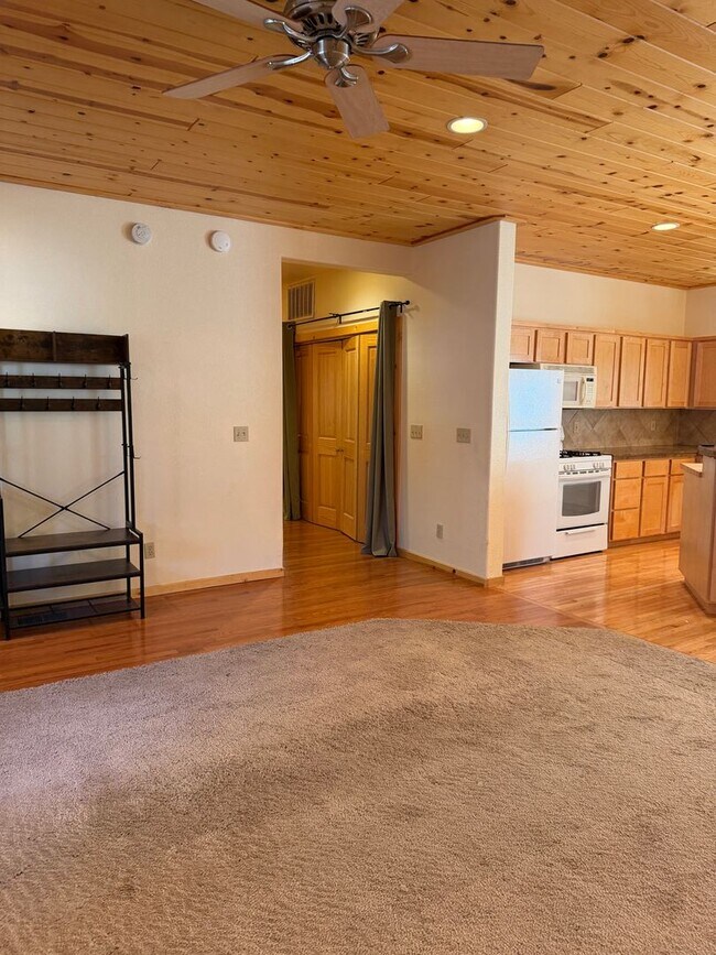 Foto del edificio - Long Term Lease in Tahoe Donner