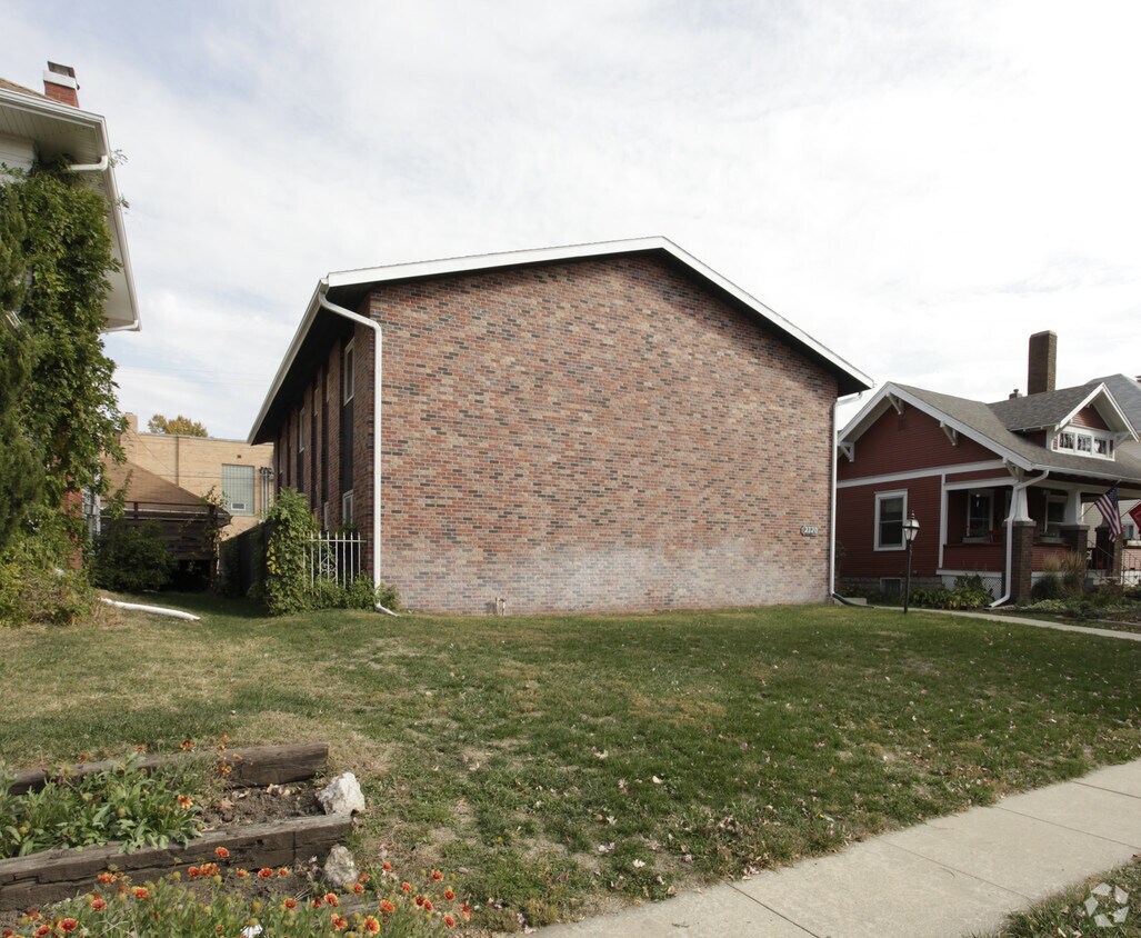 Foto del edificio - 2720 N 49th St