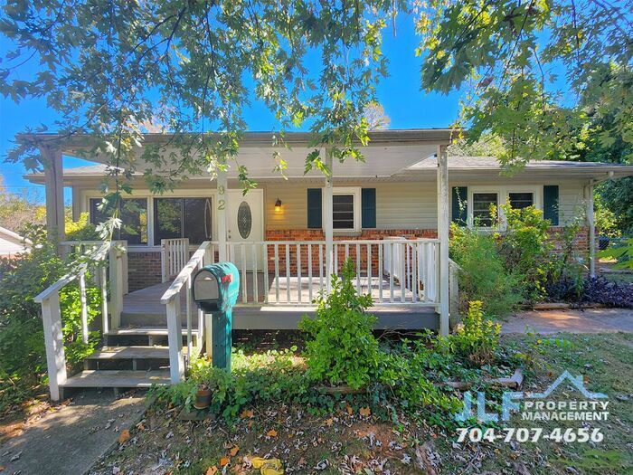 Primary Photo - Cute 3 Bed/1 Bath Home in Concord with Bas...