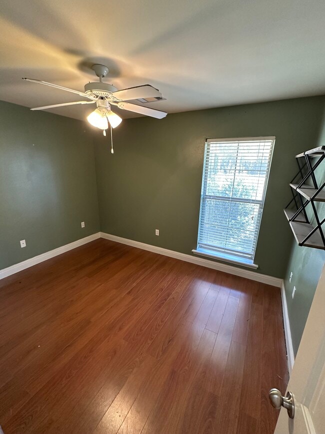 Building Photo - 48163 Sibley Rd