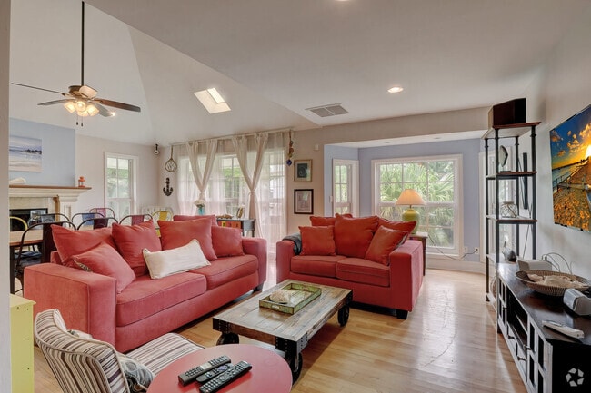 Building Photo - 5731 Marimin Dr
