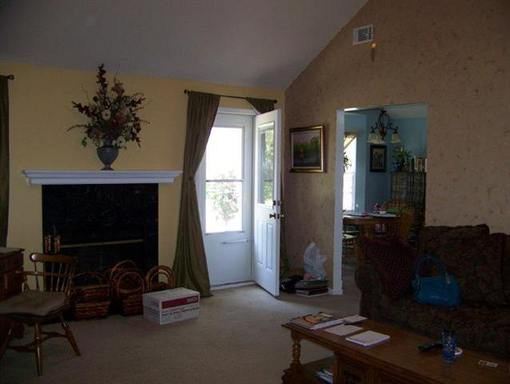 Building Photo - 102 Crestview Dr