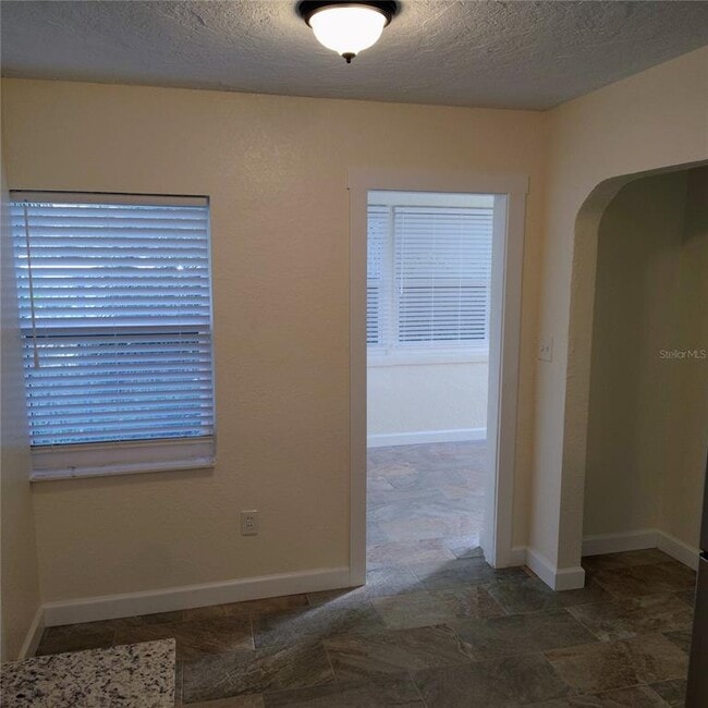 Foto del edificio - 2230 Grove St S