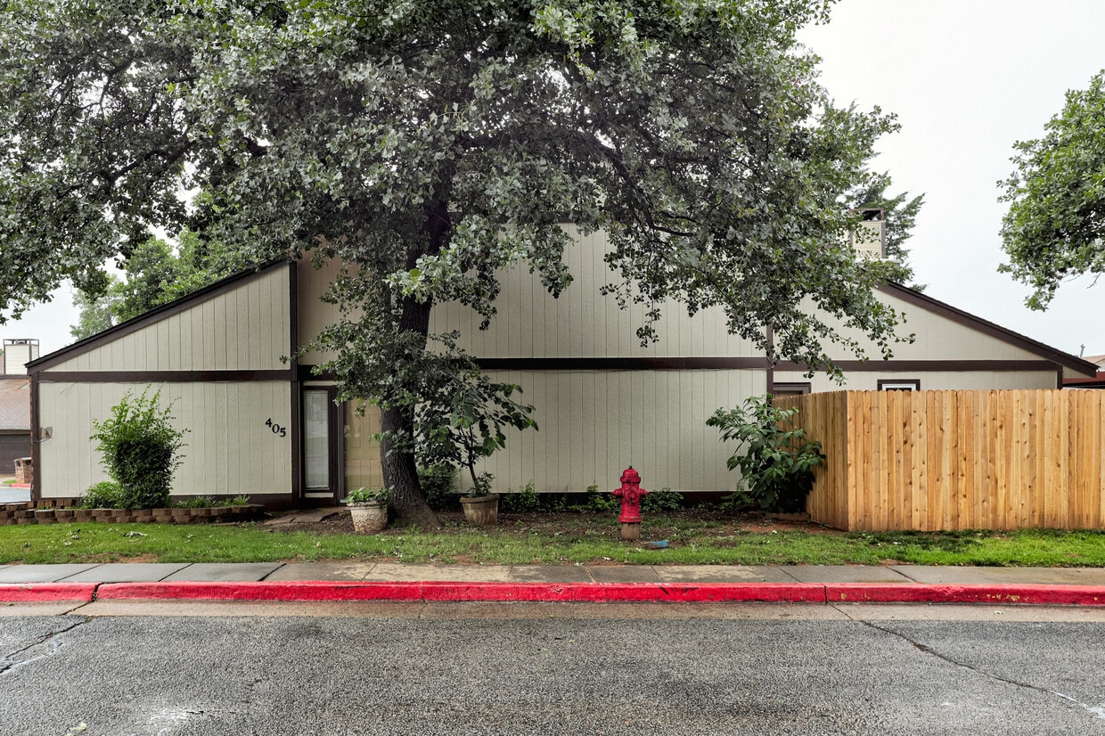 Photo - 405 Sundance Ln (Edmond, OK)