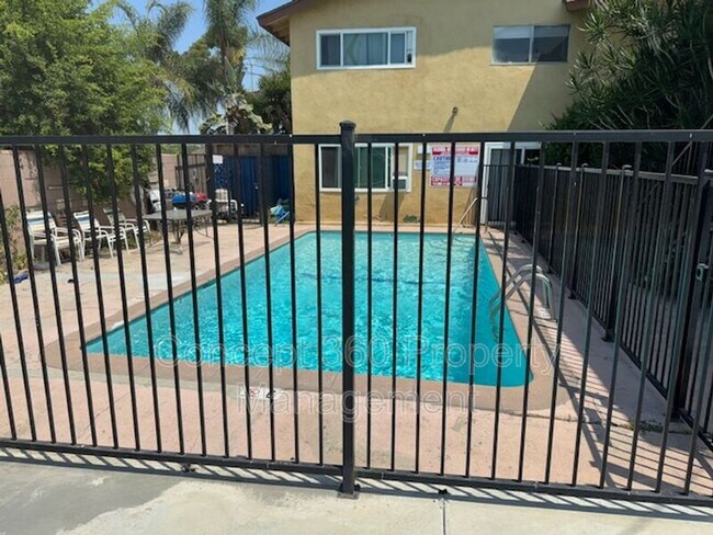 Foto del edificio - 10420 Imperial Hwy.