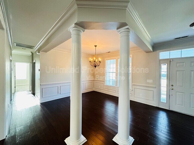 Photo - 639 Caicos Ct House