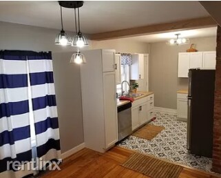 Building Photo - 2 br, 1 bath House - 215 Walnut St