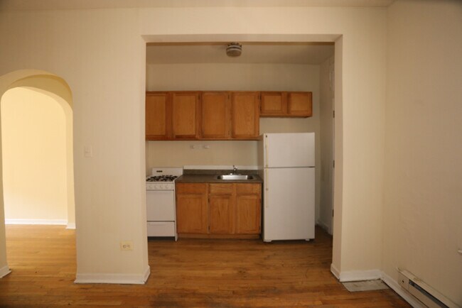 Foto del edificio - 722 W Barry Ave