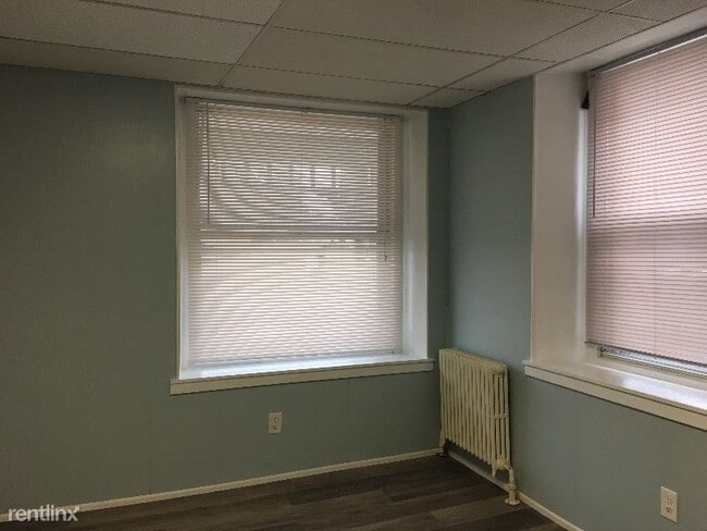 Building Photo - Studio, 1 bath Apartment - 4012 Penn Avenue