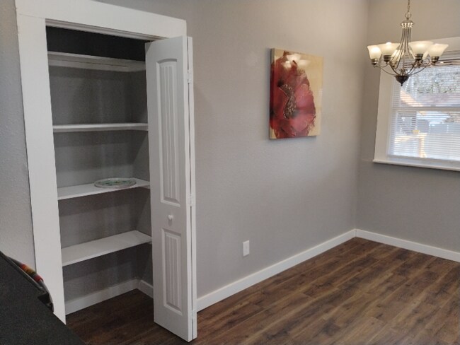 Foto del edificio - 1120 Rigsby Ave