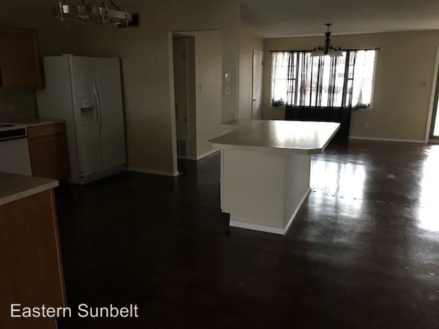 Building Photo - 5 br, 2 bath House - 249 Floyd Golden Circle