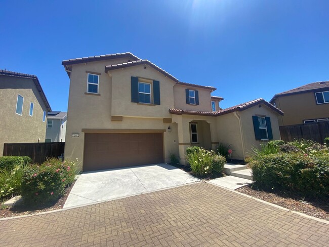 Foto del edificio - Spacious 4 Bedroom North Natomas Coming soon!