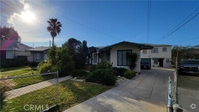 Building Photo - 254 Thorne St