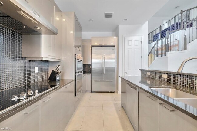 Foto del edificio - 5 br, 4 bath House - 8171 Canopy Ter
