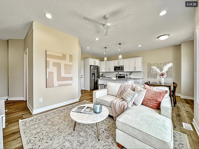 Foto del edificio - Luxury Newer Construction Townhome with At...