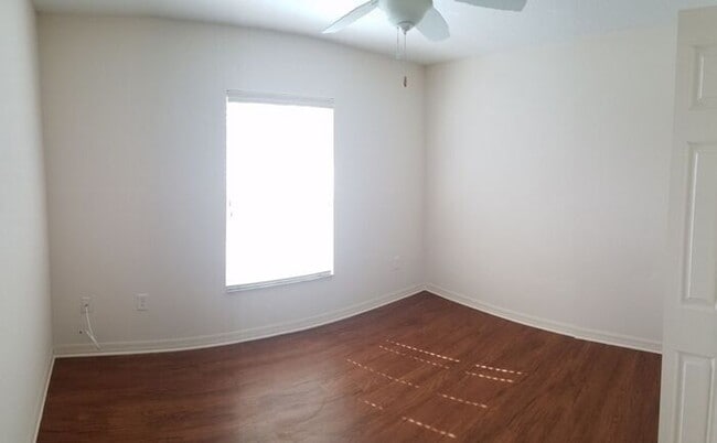 Building Photo - DIAMOND RIDGE VILLAS-6751 SE 105 PL