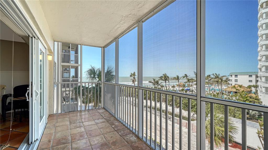 Foto principal - 800 Benjamin Franklin Dr