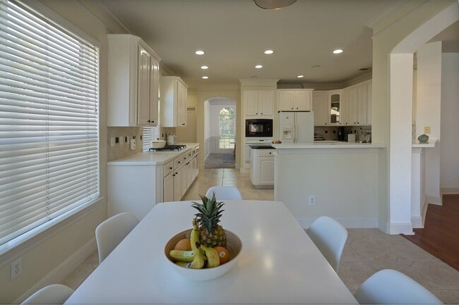 Building Photo - 5103 Mariner's Harbor