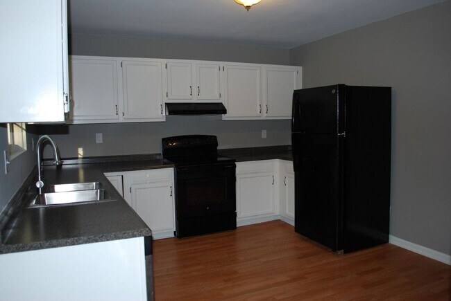 Building Photo - 6712 Stana Dr
