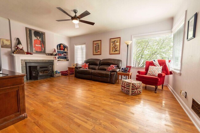 Foto del edificio - 3-Bedroom Bremerton Classic close to PSNS and Ferries