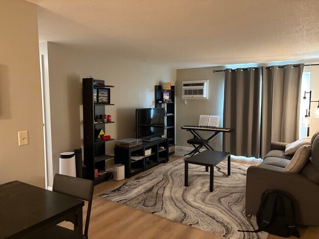Foto del edificio - 1610 White Cedar Blvd