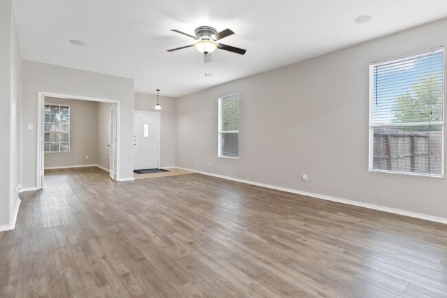 Building Photo - 3637 Double Diamond