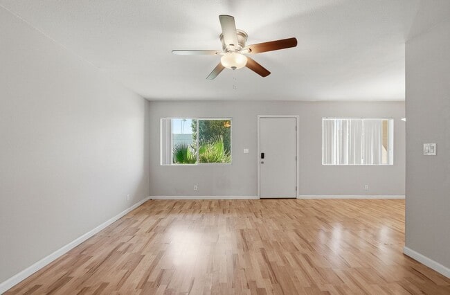 Building Photo - **Charming Condo Located in Central Phoenix**