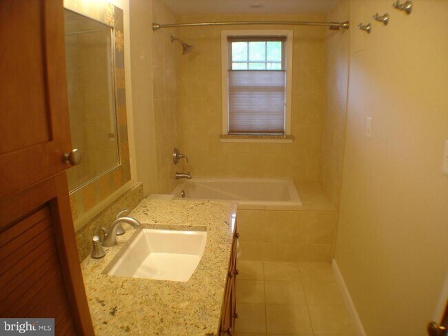 Foto del edificio - 806 S Arlington Mill Dr