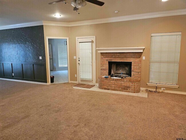 Foto del edificio - 9382 Gaelic Hills Dr