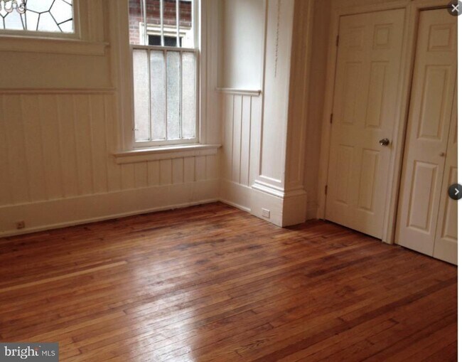 Building Photo - 1209 Spruce St