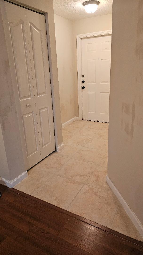 Building Photo - 1111 Myrtlewood Cir E