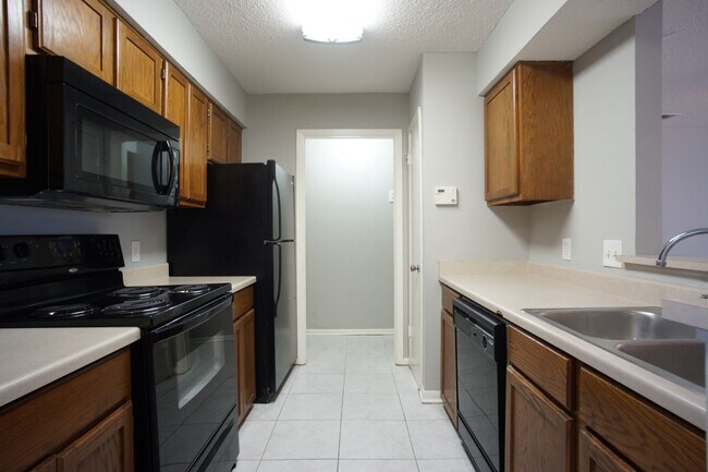 Foto del edificio - 8805 Schick Rd