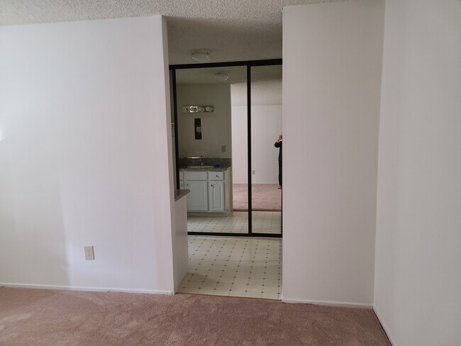 Foto del edificio - 23125 Madison St