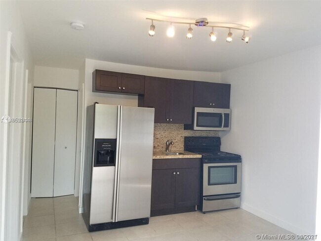 Building Photo - 3061 NW 55th St