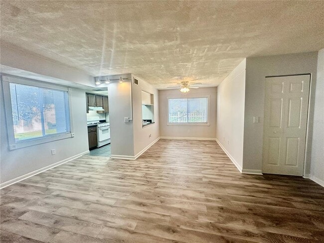 Building Photo - 606 Pavare Ct