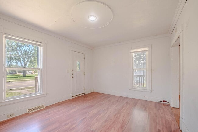 Foto del edificio - 819 Oakland Dr