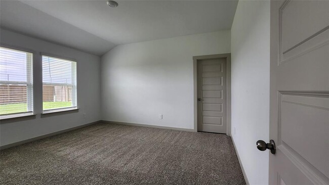 Building Photo - 61 Spring Ln