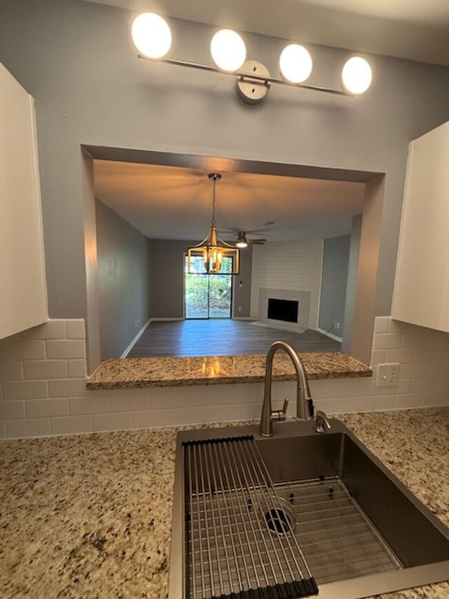Foto del edificio - Upgraded - Woodlake Villa 148