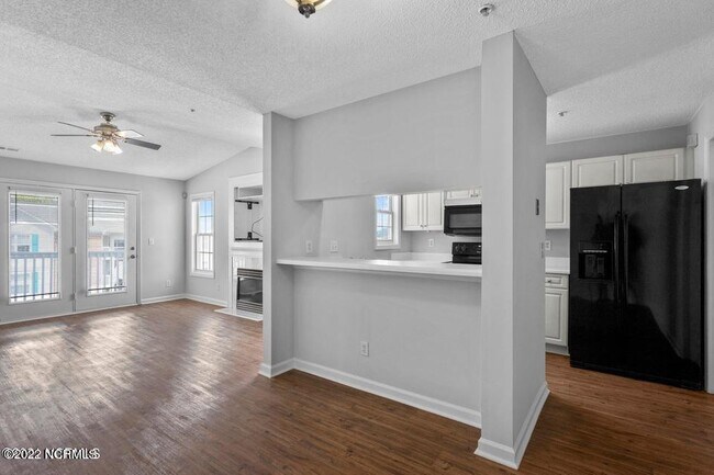 Building Photo - 713 Clearwater Ct