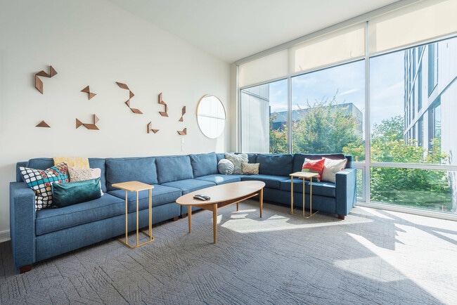 Building Photo - Belroy