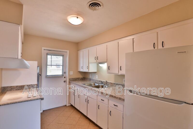 Foto principal - 2110 S Granada Dr