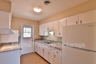 Building Photo - 2110 S Granada Dr