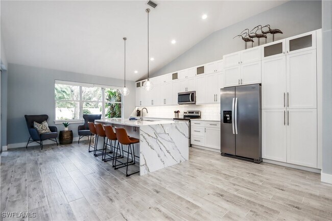 Foto del edificio - 1511 Whispering Oaks Cir